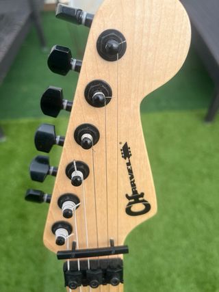 Guitarra Eléctrica Blanca Charvel