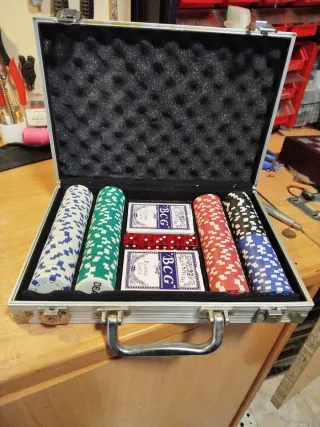 Maletín Póker buen estado incluye fichas de poker