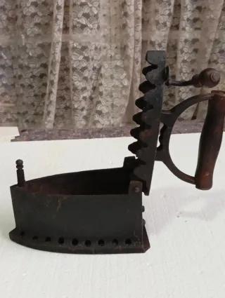 Plancha antigua de hierro