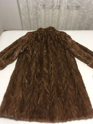 Abrigo de piel marrón