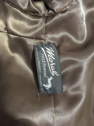 Abrigo de piel marrón