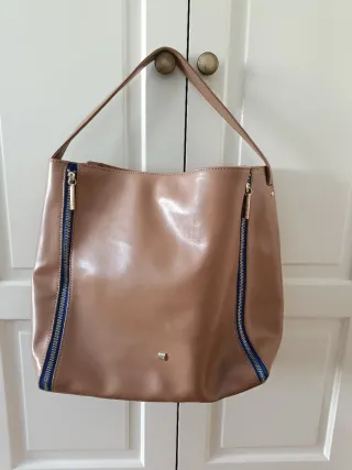 Bolso Purificación García Marrón con Cremalleras A