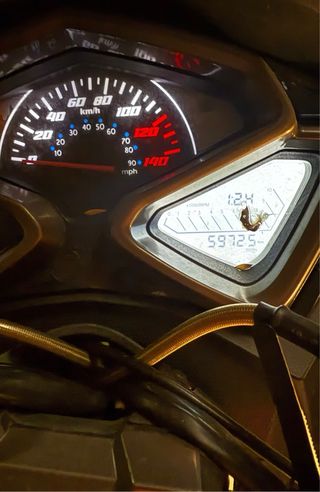 Moto Scooter 125cc Blanca y Negra