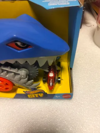 Hot Wheels Shark Chomp Transporter