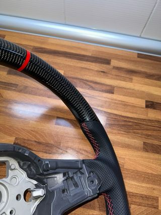 Volante Golf 7.5 GTI Carbono y Cuero