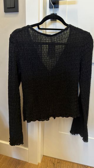 Camiseta H&M semitransparente negra Talla S