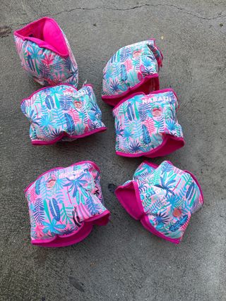 Flotador niña estampado tropical