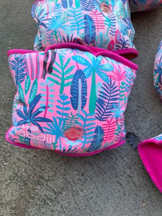 Flotador niña estampado tropical