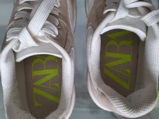 Zapatillas Zara Beige y Blancas
