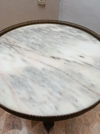 Mesita auxiliar redonda mármol y madera