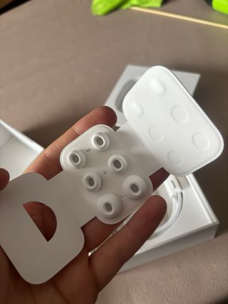 AirPods Pro 2 (2ª Gen) — Con caja original