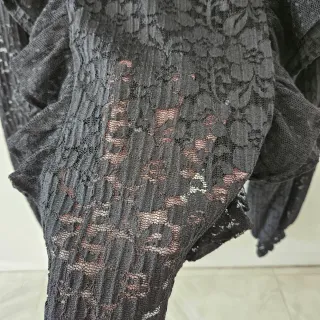 Camiseta negra encaje