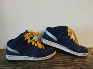 Zapatillas Kipta Baloncesto Azul y Amarillo