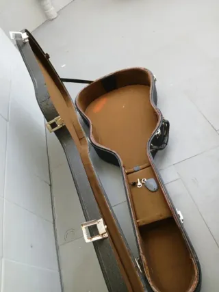 Estuche y Funda guitarra vintage