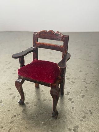 Mobili per casa delle bambole a tema cucito