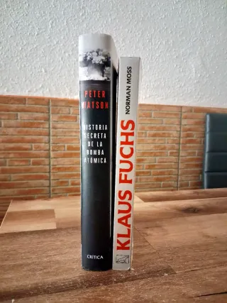 PACK LA BOMBA ATÓMICA. PETER WATSON/NORMAN MOSS