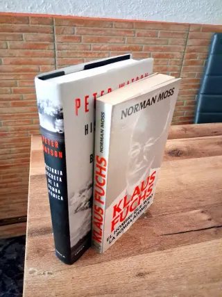 PACK LA BOMBA ATÓMICA. PETER WATSON/NORMAN MOSS