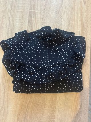 Vestido negro lunares blancos