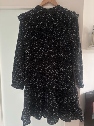 Vestido negro lunares blancos