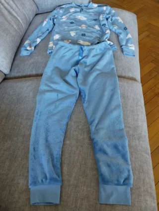 Pijama polar azul con osos blancos