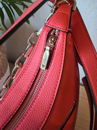 Bolso Guess Anadela 3 Coral (Nuevo con Etiquetas)