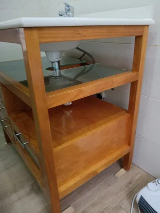 Mueble de baño lavabo madera y porcelana