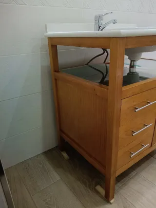 Mueble de baño lavabo madera y porcelana