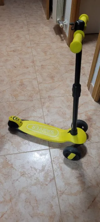 Patinete infantil Sawyer 3 ruedas amarillo