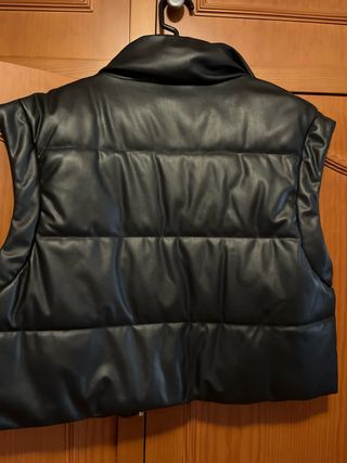 Chaleco polipiel negro Zara Talla M mujer