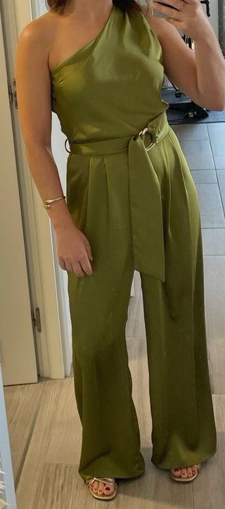 Mono Zara verde asimétrico con cinturón