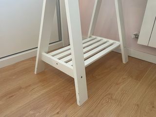 Mesa cristal diseño moderno con caballetes