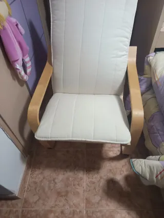 Poltrona a dondolo in legno e tessuto sfoderabile