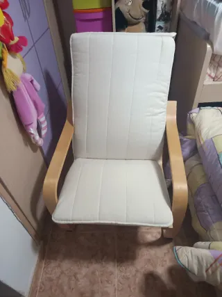 Poltrona a dondolo in legno e tessuto sfoderabile