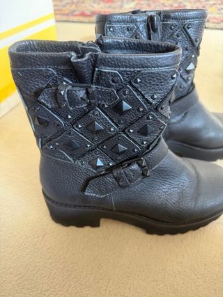 Botines Ash Negros con Tachuelas