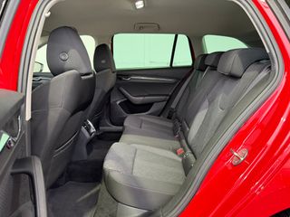 SKODA OCTAVIA COMBI 2.0TDi 150CV DSG STYLE 5PT