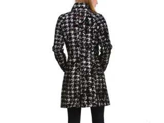 Abrigo Desigual Negro y Blanco