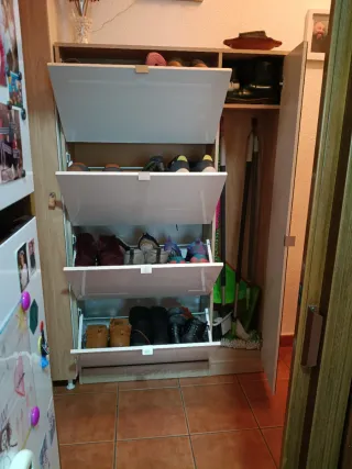 Zapatero/Escobero Madera y Blanco