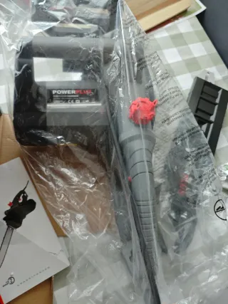 Motosierra Eléctrica Powerplus 2000W