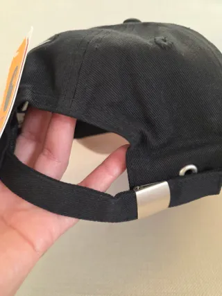 Gorra Carhartt Beige y Negra