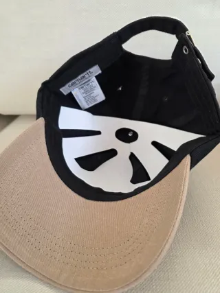 Gorra Carhartt Beige y Negra