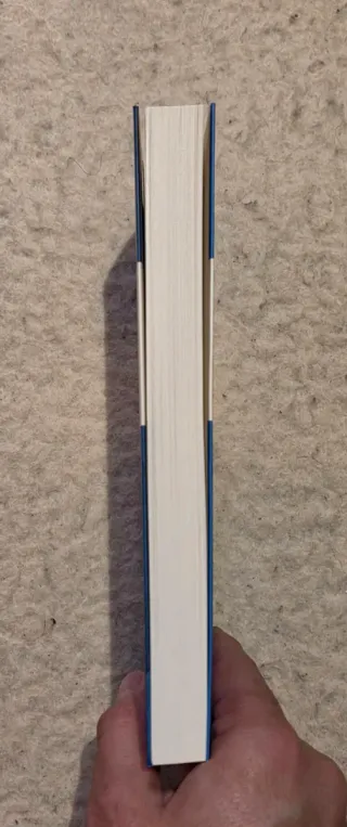 La primera mano que sostuvo la mía (Spanish Edi...