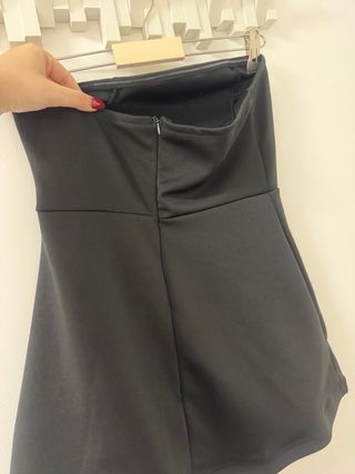 Top/ mini vestido negro
