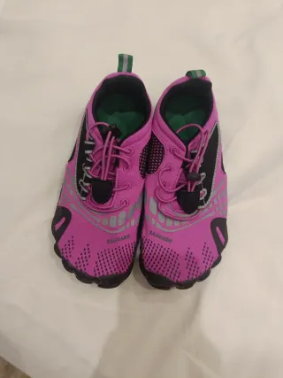 Zapatillas Saguaro rosas y negras