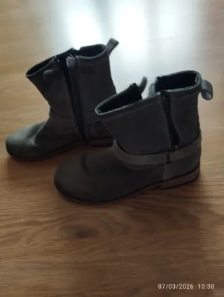 Botines grises de ante