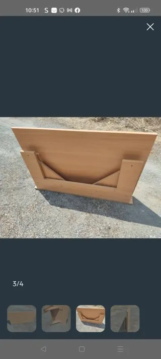 Mesa plegable de madera marrón claro