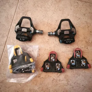 Pedales Ultegra carretera.