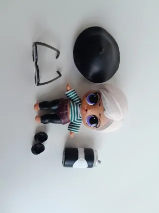 LOL Beatnik Babe con su bola