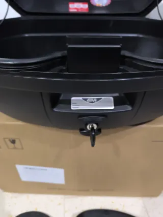 Top Case Givi Blade Negro Precio negociable.