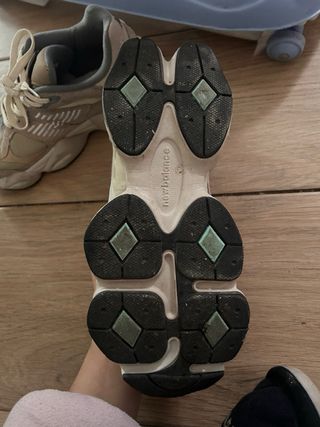 New Balance Beige/Gris