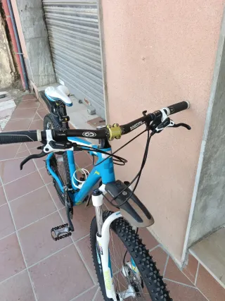 Bicicleta Cube Analog 26